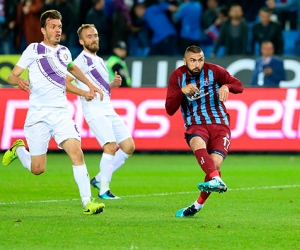 Burak Yılmaz Trabzonspor taraftarını ikiye böldü: Gidecek mi kalacak mı?<br>